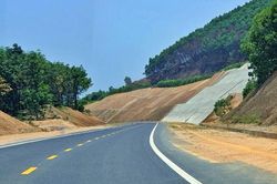 Khởi công hai đoạn tuyến trên đường Hồ Chí Minh vào cuối tháng 12