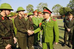 BTL Cảnh sát cơ động huấn luyện đầu khóa cho hơn 1.000 học viên Trung cấp chính quy các trường CAND