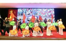 Quận Long Biên tổ chức chương trình truyền thông hưởng ứng Tháng hành động quốc gia về Dân số