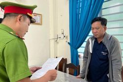 Khởi tố tài xế lái xe đầu kéo lao vào xe CSGT
