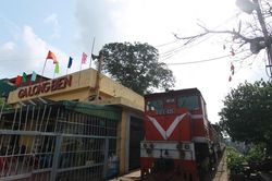 Chở hoài niệm về hiện tại để diễn tiến tới tương lai