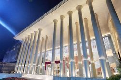 Nhà hát Hồ Gươm nằm trong Top 10 nhà hát opera tuyệt vời nhất thế giới