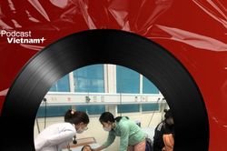 Tin nóng 9/12: Cảnh báo hiện tượng người lạ cho học sinh đồ ăn ở cổng trường