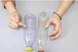 Quăng 2 vỏ chai nước vào máy giặt, quần áo sạch sẽ không xộc xệch, thật thông minh để học hỏi