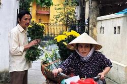 Sắc vóc cô bán hoa Về Nhà Đi Con nay thăng cấp thành vợ 'chủ tịch quyền lực' mới của VTV ra sao?