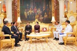 Chủ tịch Quốc hội Vương Đình Huệ hội kiến Nhà vua Thái Lan Maha Vajiralongkorn