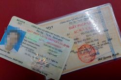 Bị giữ bằng nhưng vẫn lái xe sẽ bị phạt bao nhiêu tiền?