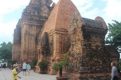 Kiểm tra việc quản lý tiền công đức tại các di tích lịch sử, văn hóa ở Khánh Hòa