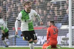 Liverpool đã trở thành một hiện tượng với sở thích lội ngược dòng