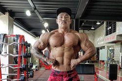 Lực sĩ Hàn Quốc sở hữu một số đo đáng nể, khiến 'quái vật thể hình châu Á' cũng chào thua
