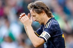 'Nguyên lão' Modric nổi giận