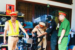 Đồng Nai: Triệt phá lò 'độ' xe mô tô trái phép