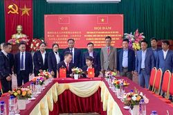 Hội đàm giữa trấn Khúc Thủy (huyện Giang Thành) và 2 xã Sín Thầu, Sen Thượng (huyện Mường Nhé)
