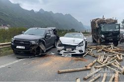 Tai nạn liên hoàn trên Quốc lộ 1A khiến 4 xe ô tô hư hỏng