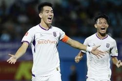 Clip Tiến Linh 'nổ súng' giúp Bình Dương hạ Khánh Hòa 2-0