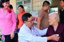 Tọa đàm trực tuyến: 'Chăm sóc sức khỏe người cao tuổi ở vùng đồng bào dân tộc thiểu số và miền núi vùng Nam Bộ'