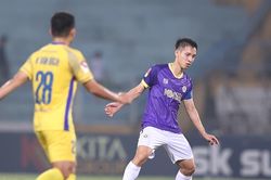 Rũ bỏ gánh nặng châu Á, CLB Hà Nội tăng tốc ở V-League