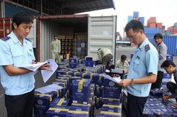Tổng cục Hải quan đưa ra nhiều giải pháp trong đợt cao điểm chống buôn lậu cuối năm