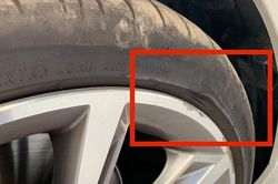 5 dấu hiệu cảnh báo lốp xe của bạn có vấn đề
