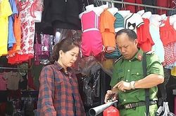 Tiểu thương ở Kiên Giang đoàn kết cùng nhau chống lại 'giặc lửa'