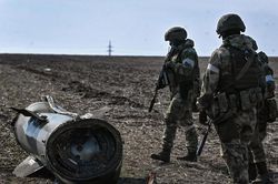 Tướng Ukraine thừa nhận 'gặp khó' tại miền đông, Nga bắn hạ tên lửa ở vùng biên