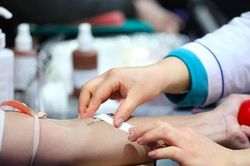 Số ca sốt xuất huyết tăng vọt ở Hà Nội khiến nhu cầu truyền tiểu cầu cao
