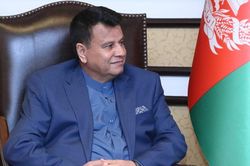 Mỹ cáo buộc cựu quan chức Afghanistan và con trai biển thủ hàng triệu USD