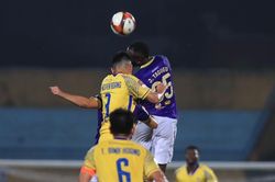 Bình luận viên Quang Huy: 'Bức tranh' V-League có những gam màu sáng'