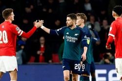 Champions League: Hình ảnh trận Arsenal hòa PSV, kết quả lượt đấu cuối vòng bảng