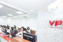 Cựu giám đốc công ty chứng khoán bị cấm hành nghề 9 tháng