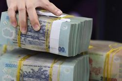 4 ngân hàng lớn nhất Việt Nam đồng loạt hạ lãi suất tiết kiệm