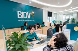 Thanh khoản dư thừa, Big4 tiếp tục giảm mạnh lãi suất huy động