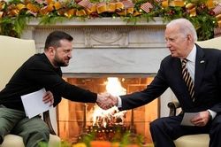 Mỹ 'bơm' thêm hàng chục tỷ USD viện trợ cho Ukraine