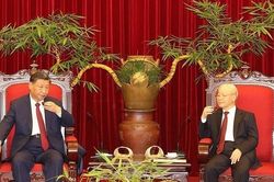 Hai nhà lãnh đạo Việt - Trung thưởng trà