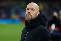 Bị loại khỏi Cúp C1, HLV Erik ten Hag vẫn khen Man Utd đá tốt