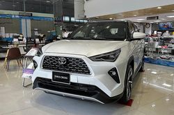 Toyota Yaris Cross xả hàng cuối năm, đại lý ưu đãi đến 140 triệu
