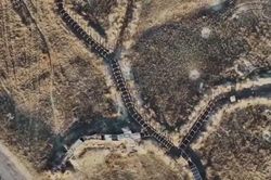 Nga dựng 'lồng đối phó' cho chiến hào, bảo vệ binh sĩ trước UAV tự sát Ukraine
