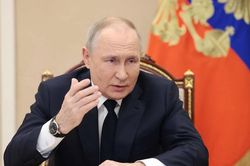 Tổng thống Liên bang Nga Vladimir Putin giao lưu trực tuyến với người dân