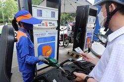 Xăng dầu giảm giá mạnh