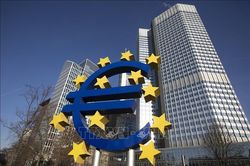 ECB giảm dự báo tăng trưởng kinh tế khu vực Eurozone trong năm 2023 và 2024