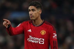 MU đối mặt nguy cơ mất trắng Varane