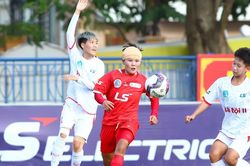 Ngôi sao hay nhất phải băng đầu, nén đau đưa CLB TP.HCM 1 lên đầu bảng