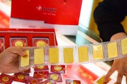 Giá vàng hôm nay (15-12): Tăng sốc, vượt ngưỡng 74 triệu đồng/lượng