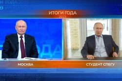 Tổng thống Putin ngạc nhiên trước câu hỏi từ phiên bản giống hệt mình