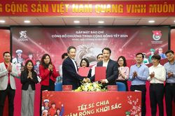 Quà Tết 7,4 tỷ đồng tặng công nhân, ngư dân, bộ đội 25 tỉnh thành