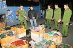 Sơn La phát hiện phương tiện vận chuyển 845kg thực phẩm hôi thối, không rõ nguồn gốc