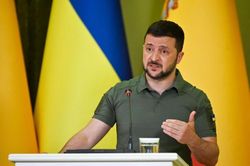 Tổng thống Ukraine khoe nhận viện trợ tỷ USD