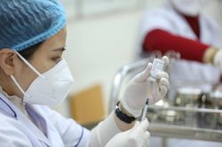 Thiếu vaccine trên quy mô toàn quốc: Bộ Y tế thông tin về giải pháp