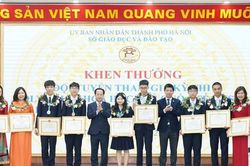 Hà Nội: Khen thưởng học sinh đoạt giải Olympic khoa học trẻ quốc tế