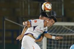 Tiến Linh tỏa sáng, HLV Troussier đón tin vui